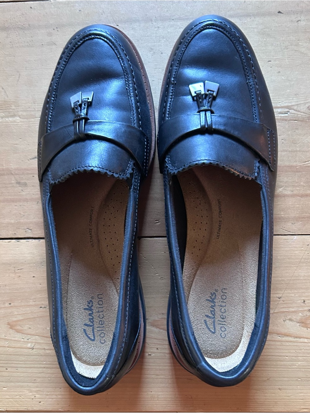 Clarks- Classic Women’s Black Leather Loafers size 11 - Picture 3 of 8